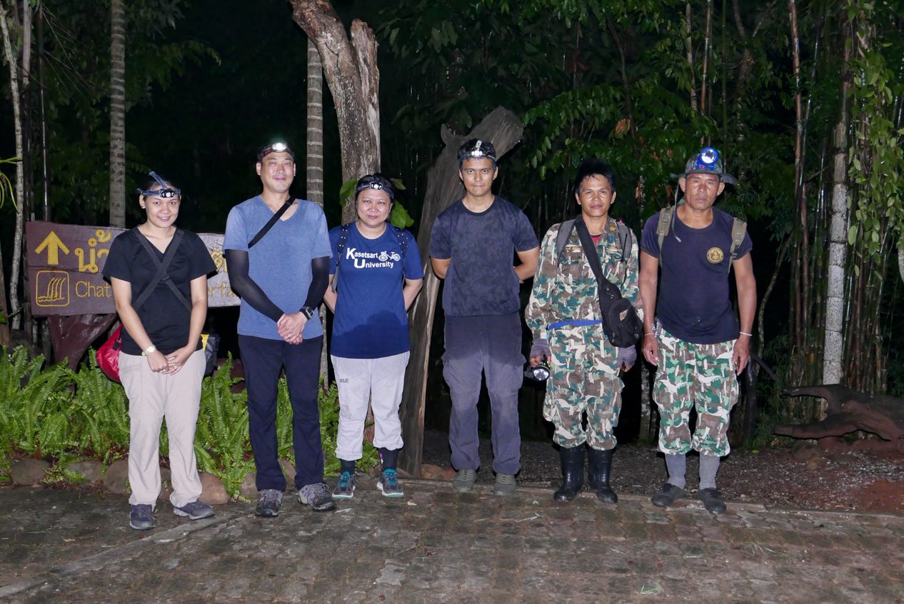 Professor Fong in field with Thai collaborator, Prof. Anchalee AOWPHOL and team.